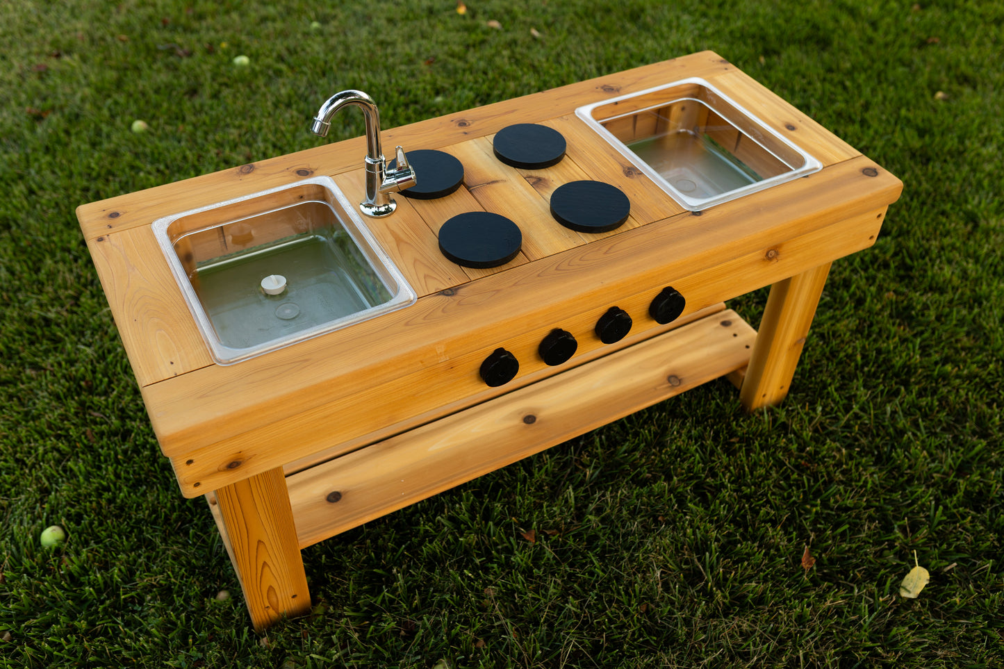 Centered Simple Mud Kitchen (Clear Sinks)