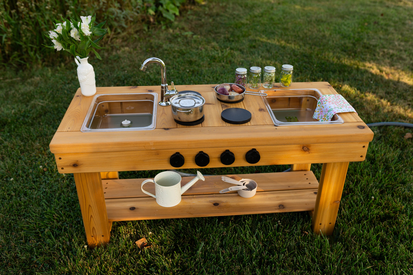 Centered Simple Mud Kitchen (Clear Sinks)