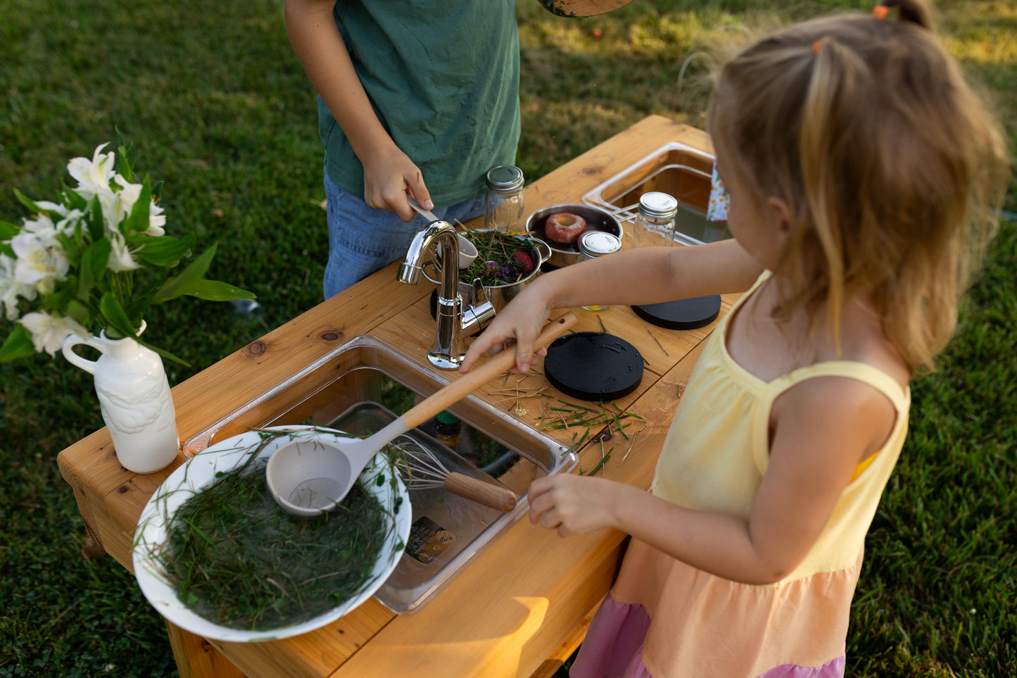 Centered Simple Mud Kitchen (Clear Sinks)