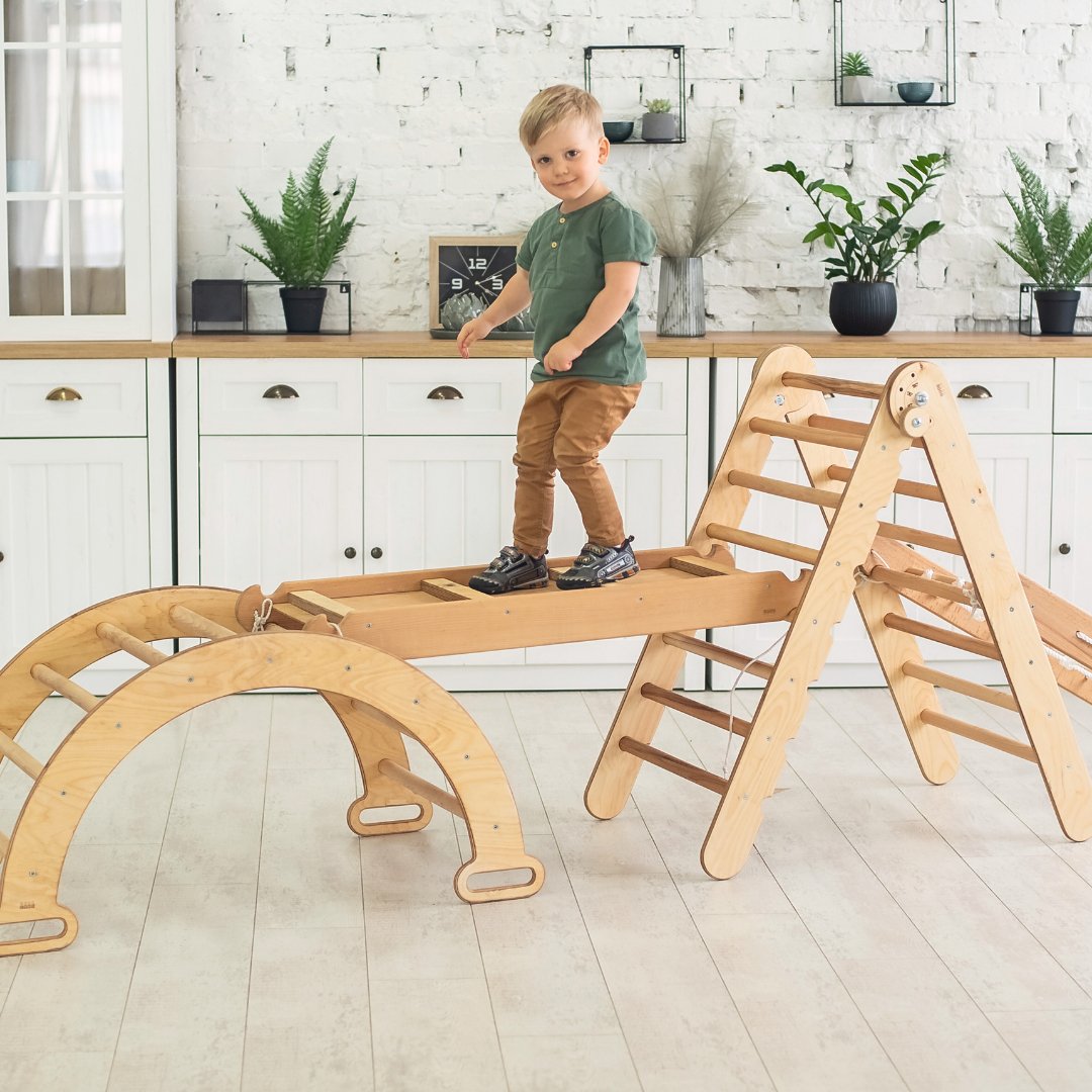 Ensemble de cadres d'escalade Montessori 4 en 1 : échelle triangulaire + arc/bascule + planche coulissante/rampe + corde de filet