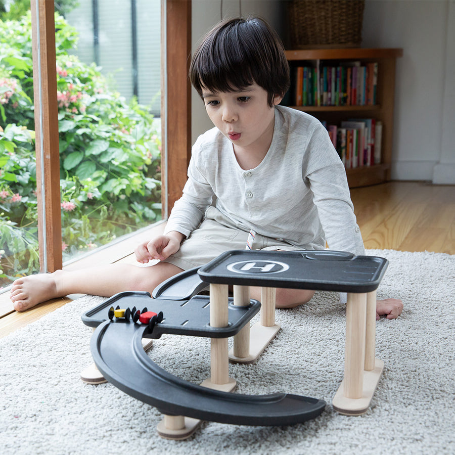 PlanToys Race N Play Parking Garge