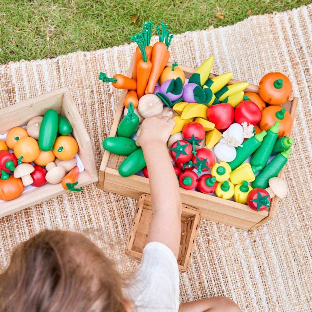 Fresh Produce Set C (Red Radishes, Garlics & Yellow Bell Peppers) by PlanToys