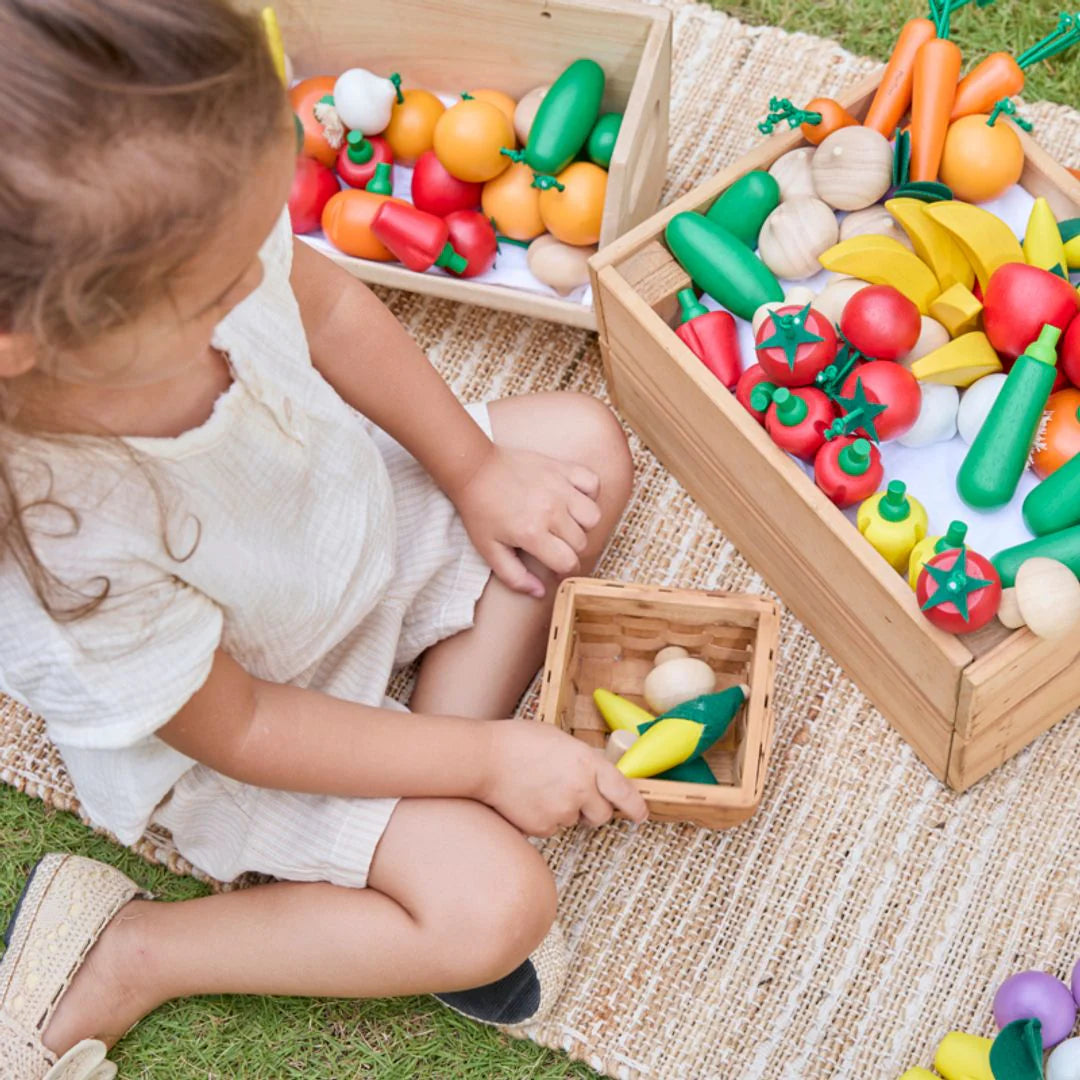 Fresh Produce Set C (Red Radishes, Garlics & Yellow Bell Peppers) by PlanToys