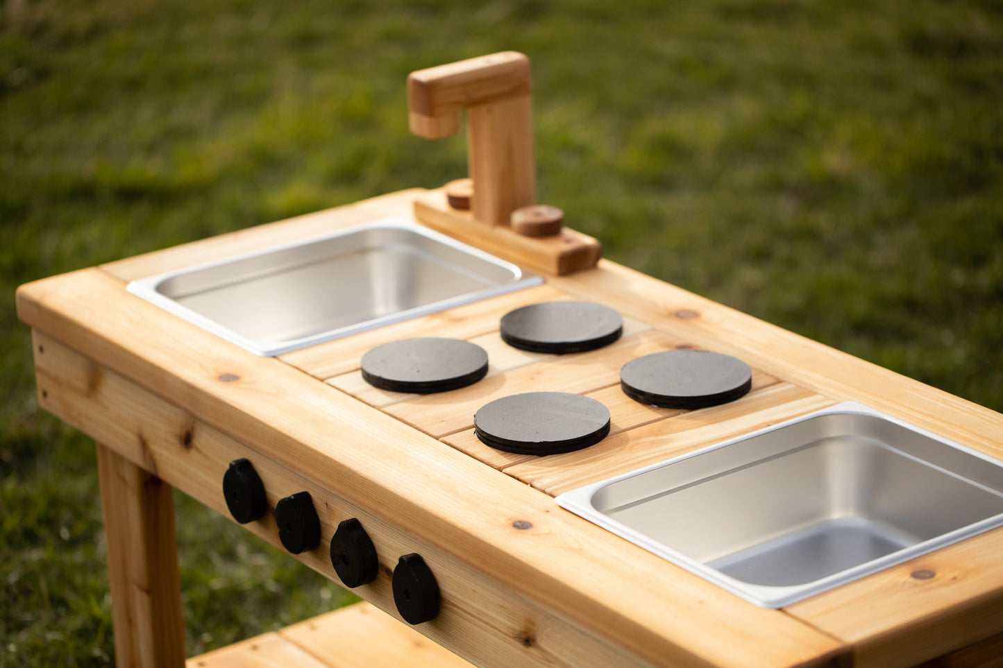 Centered Simple Mud Kitchen (with shelf)