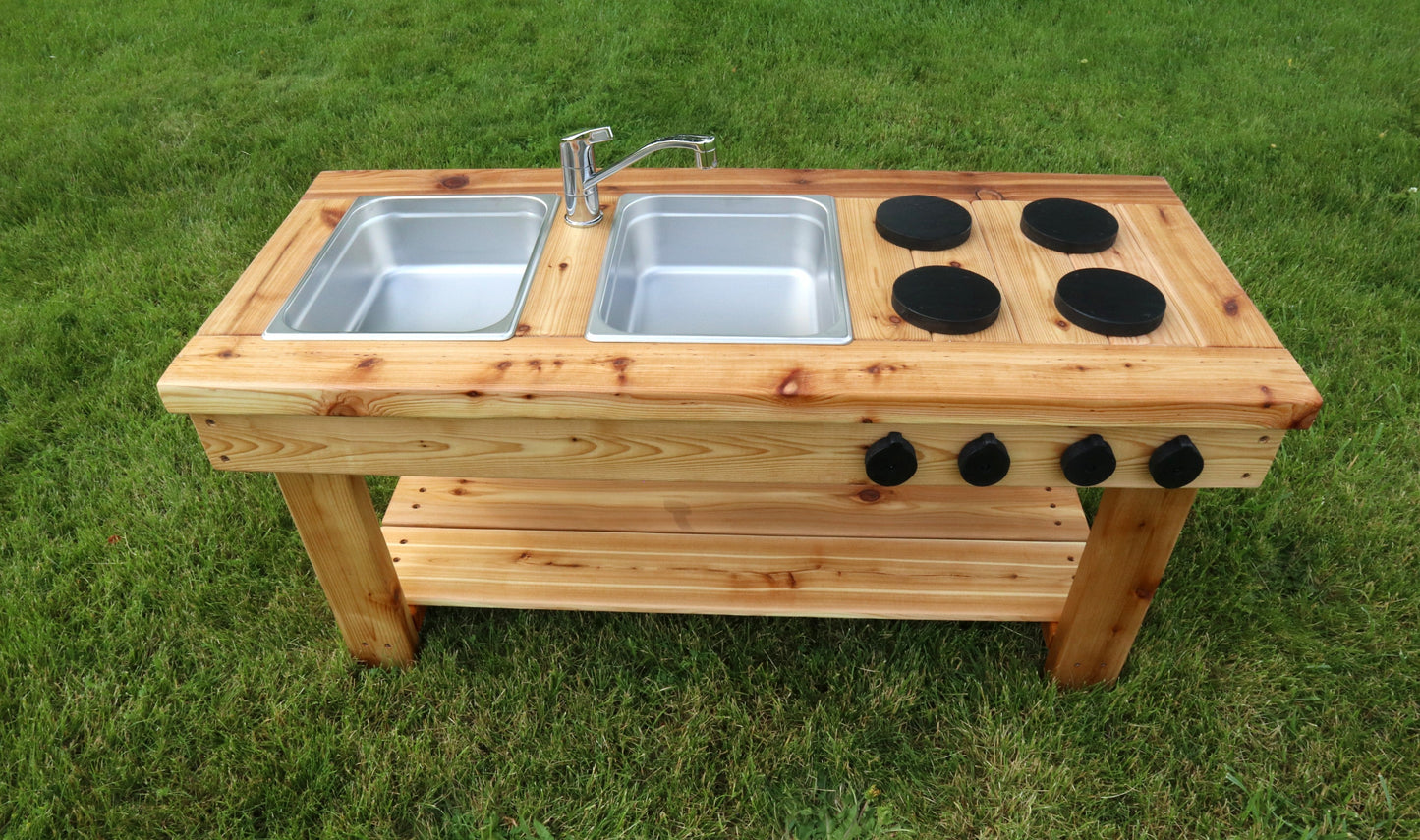 Simple Mud Kitchen (with shelf)