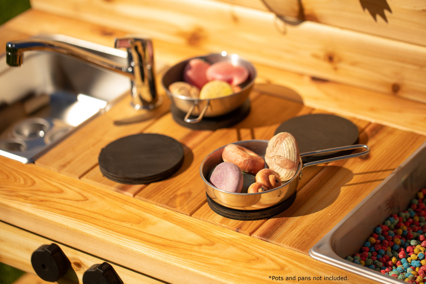 Cuisine simple avec dosseret et étagère (Centrée)