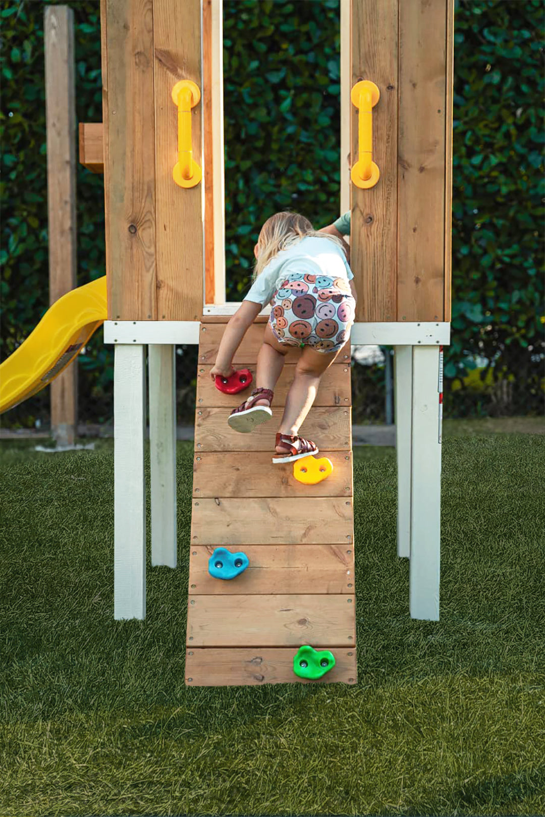 Forest - Modern Backyard Outdoor Swing Set 2 Swings And Trapeze Bar by Avenlur