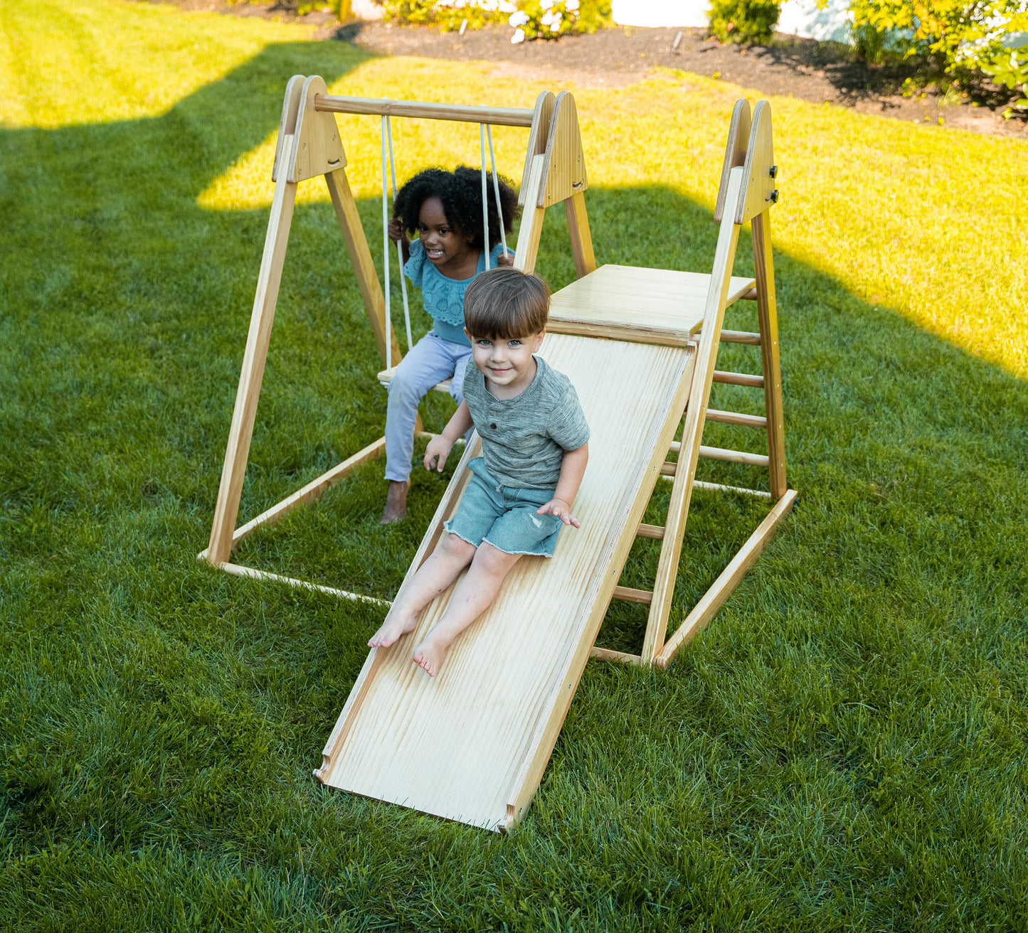 Genévrier - Ensemble de jeu pliable en bois véritable par Avenlur