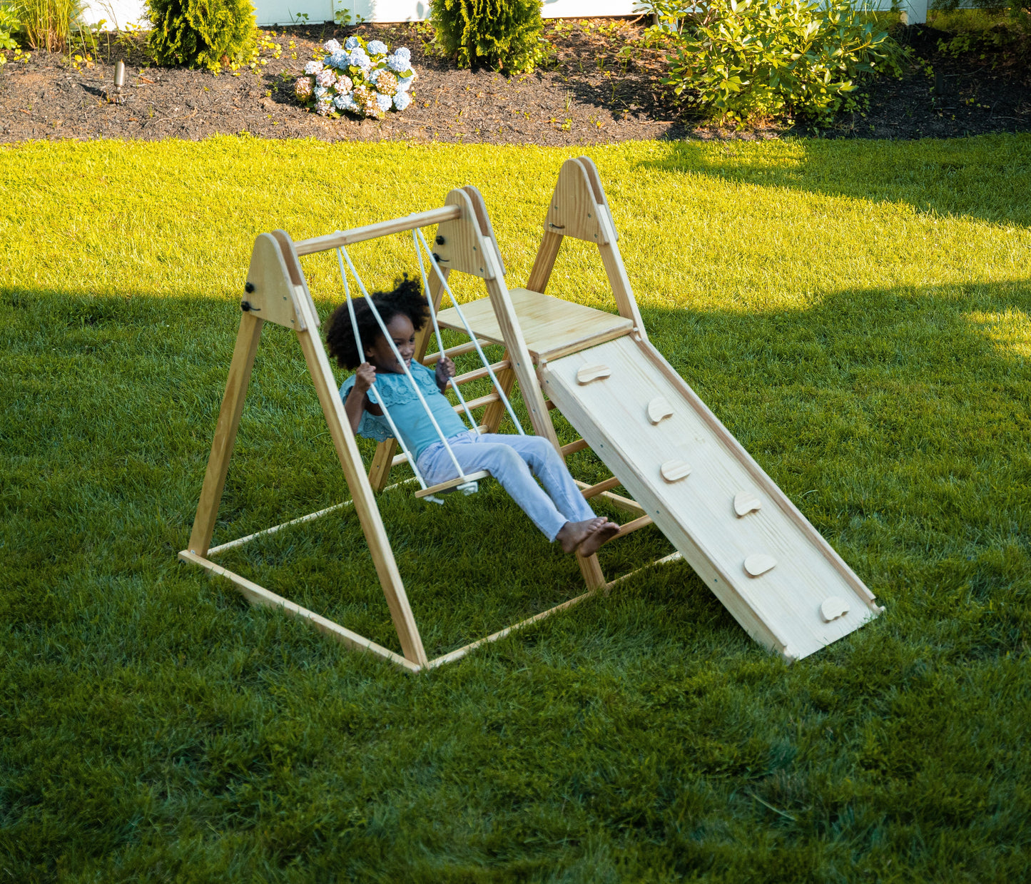 Genévrier - Ensemble de jeu pliable en bois véritable par Avenlur