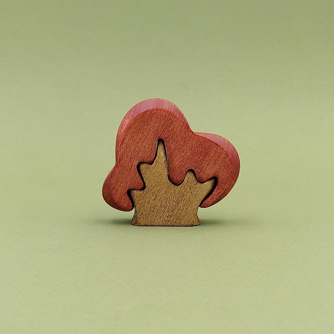 Brin d'Ours Handmade Two-Piece Bush (Small World Scenery)