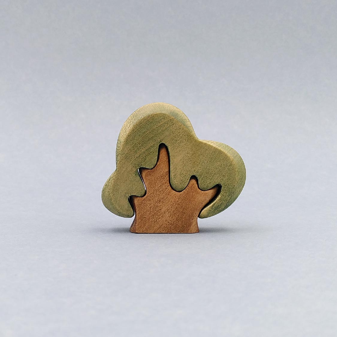 Brin d'Ours Handmade Two-Piece Bush (Small World Scenery)