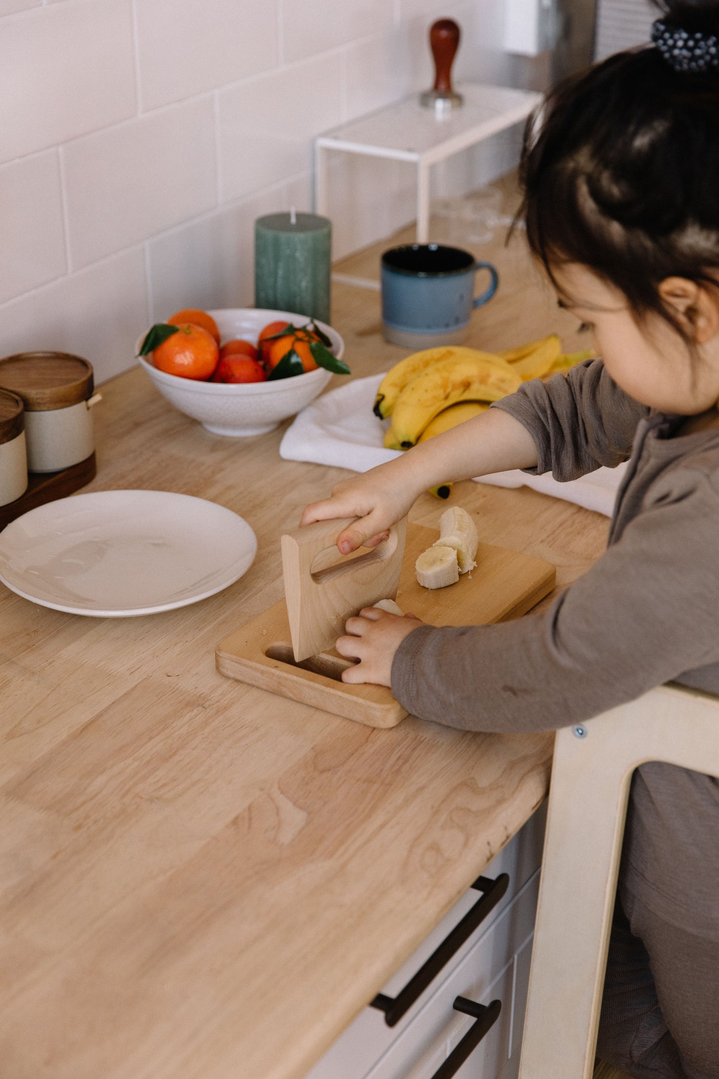 Planche à découper en bois Montessori Avdar