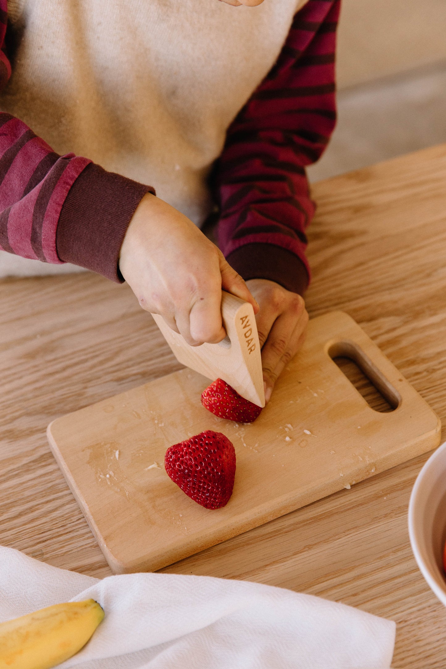 Planche à découper en bois Montessori Avdar
