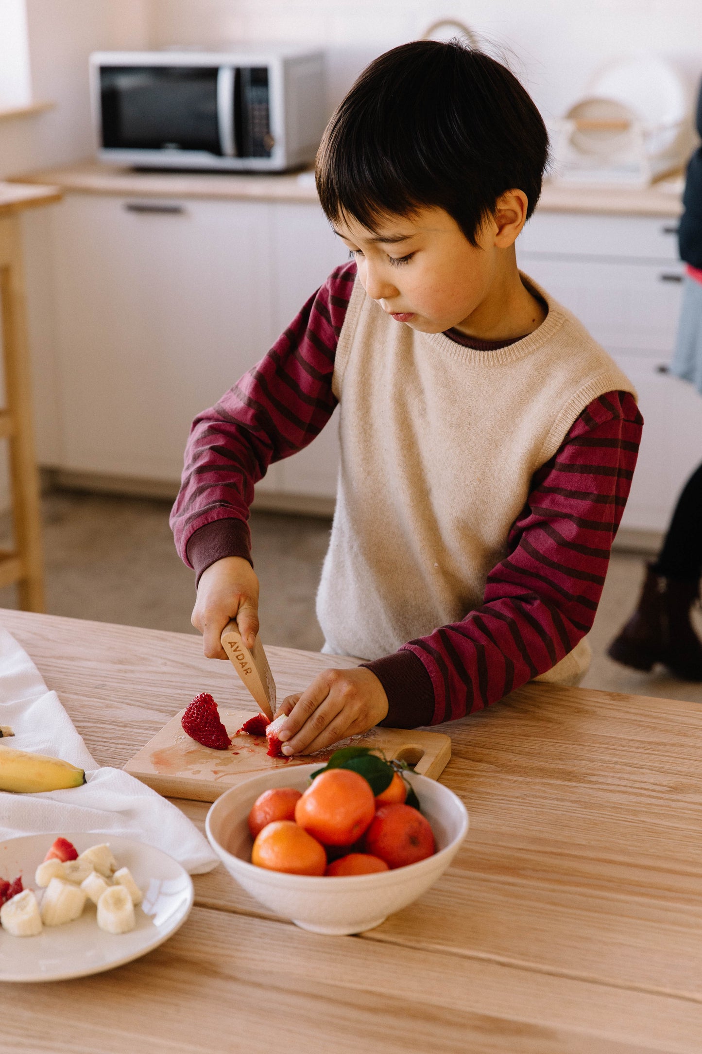 Planche à découper en bois Montessori Avdar