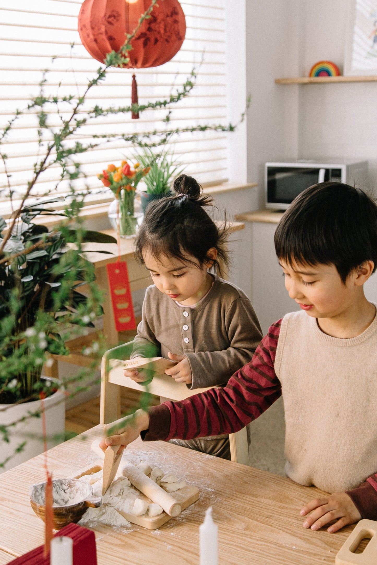 Planche à découper en bois Montessori Avdar