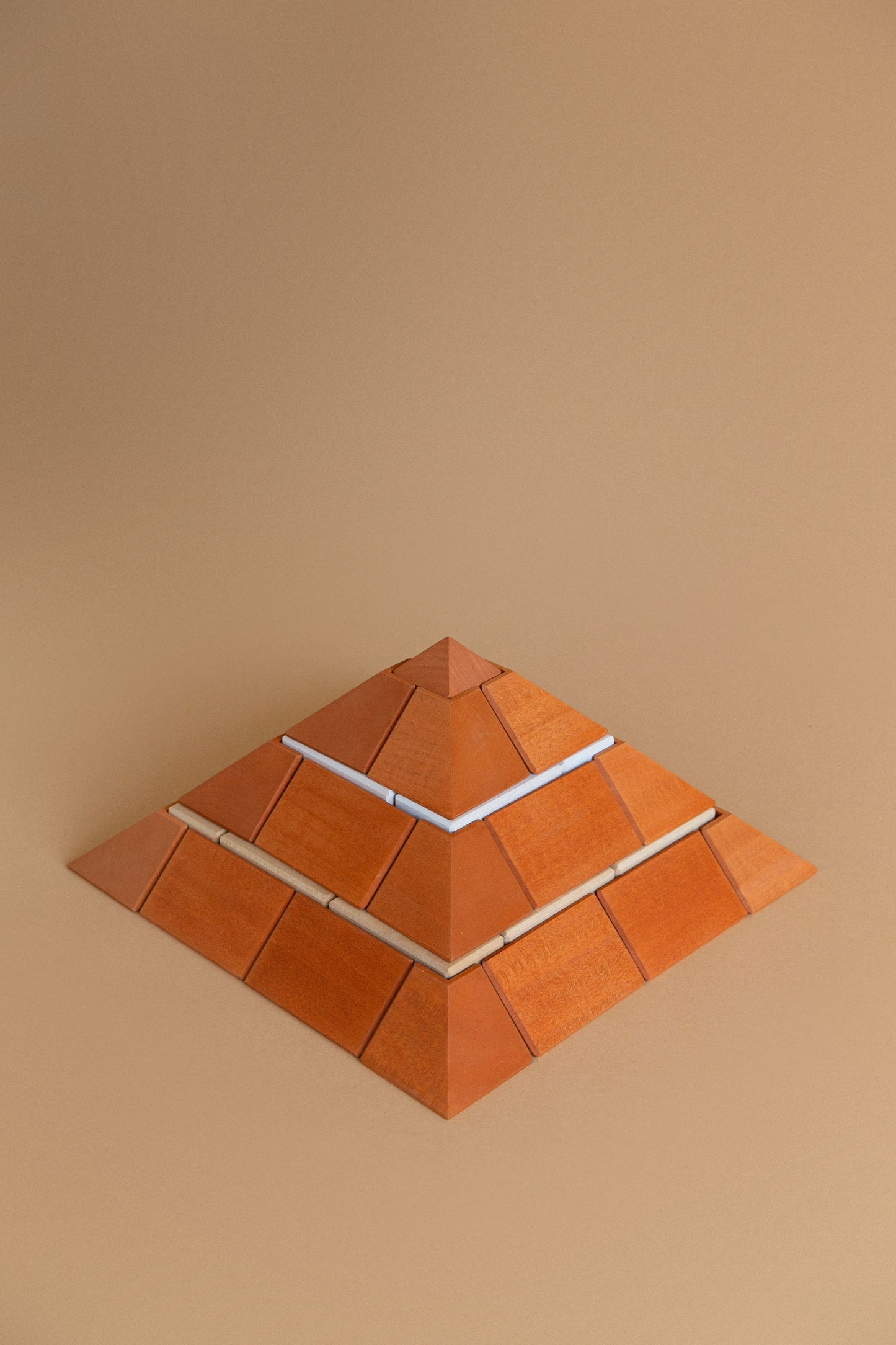 Ensemble de blocs pyramidaux par Avdar