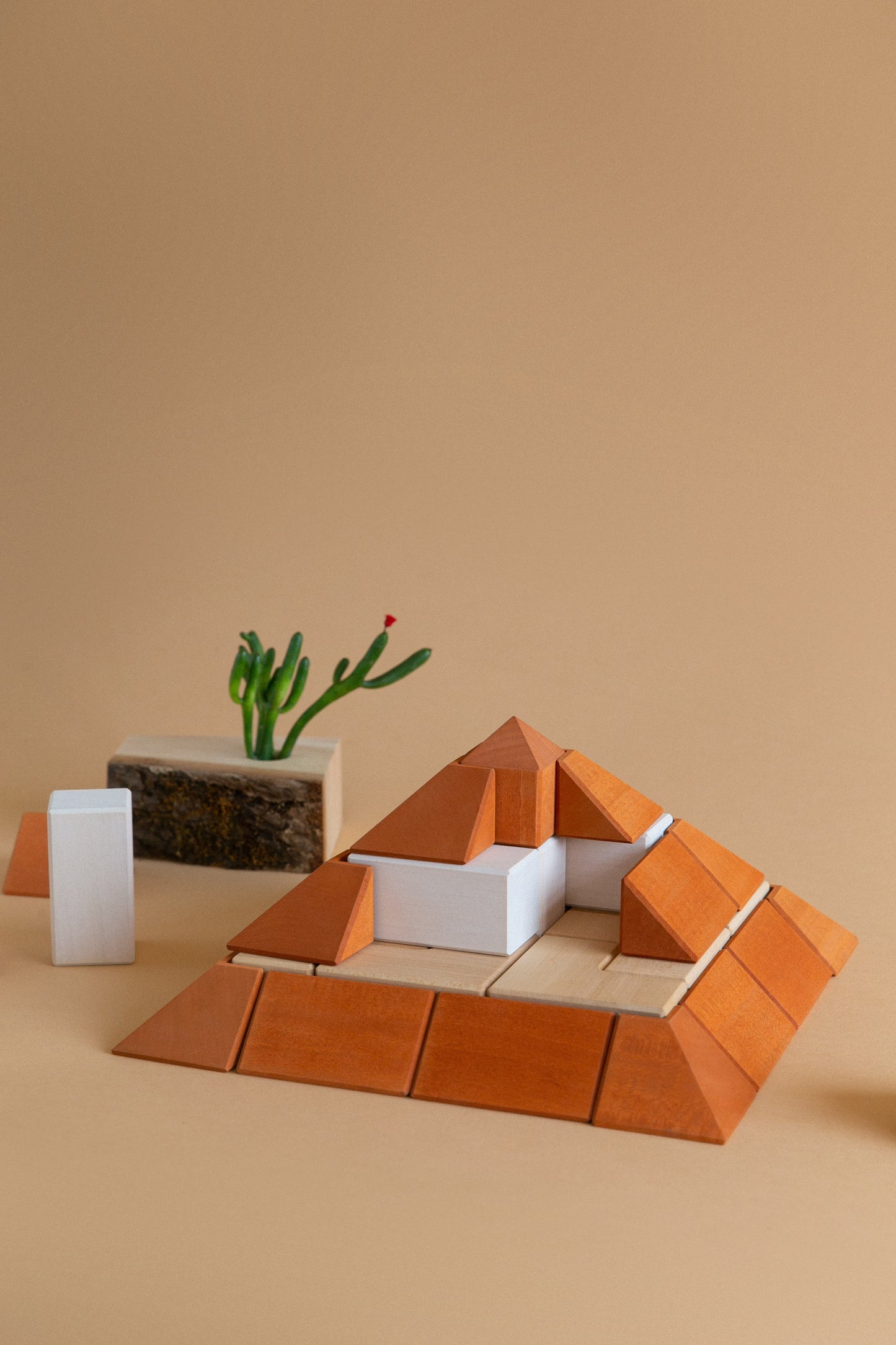 Ensemble de blocs pyramidaux par Avdar