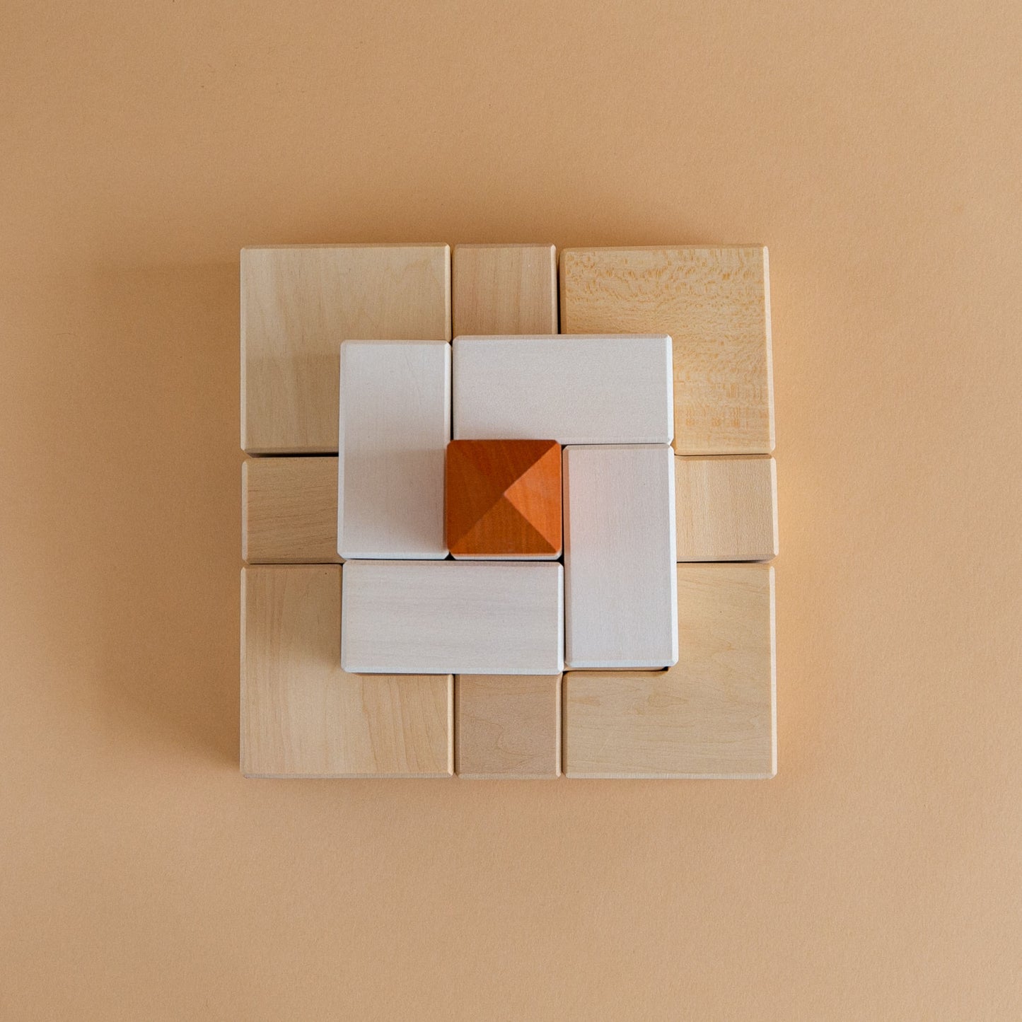 Ensemble de blocs pyramidaux par Avdar