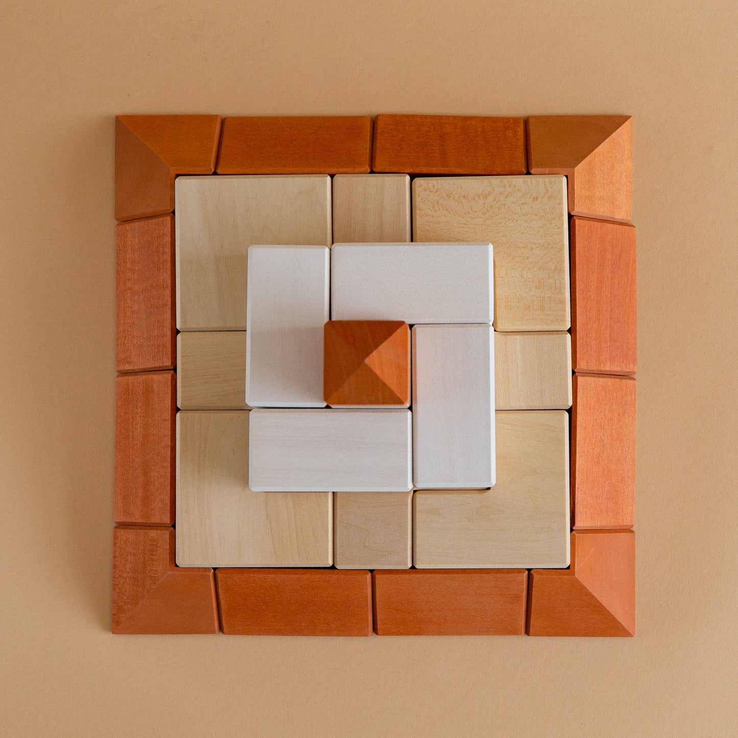 Ensemble de blocs pyramidaux par Avdar