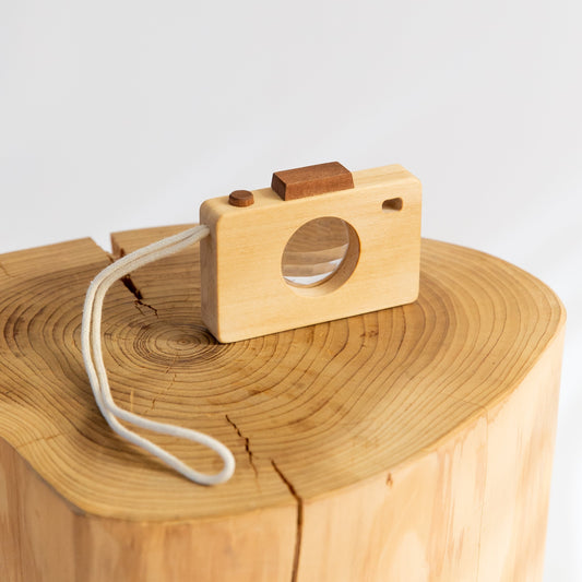 Appareil photo jouet en bois par Avdar