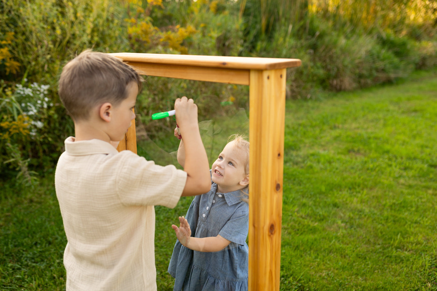 Plexiglass Clear Outdoor Easel