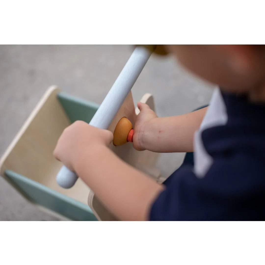 PlanToys Delivery Bike ride-on