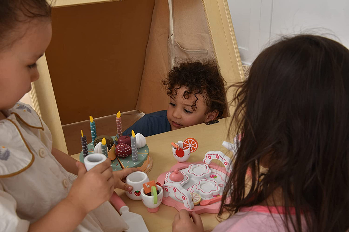 Chêne – Tente d'apprentissage et d'escalade en bois avec bureau et chaise par Avenlur