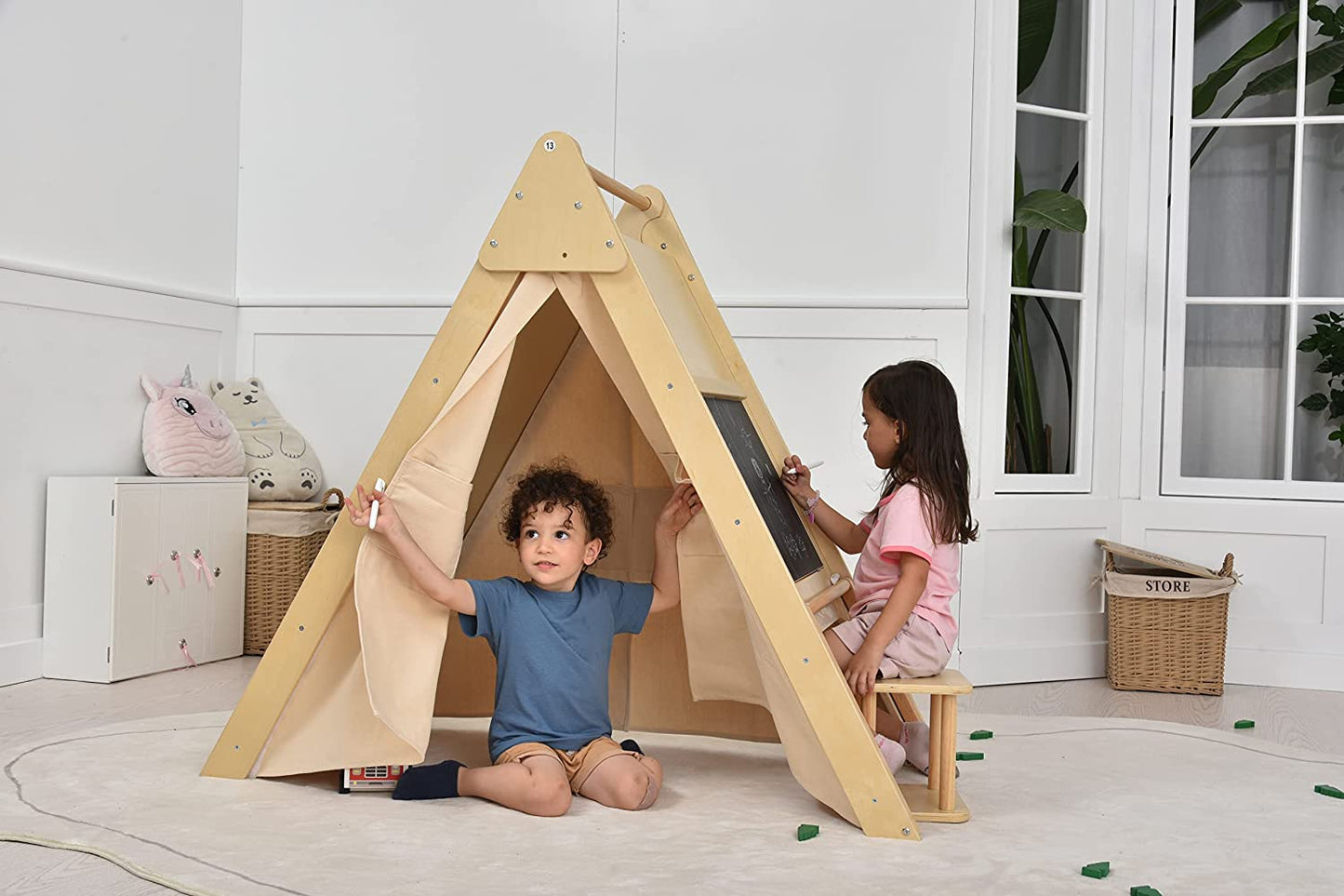 Chêne – Tente d'apprentissage et d'escalade en bois avec bureau et chaise par Avenlur