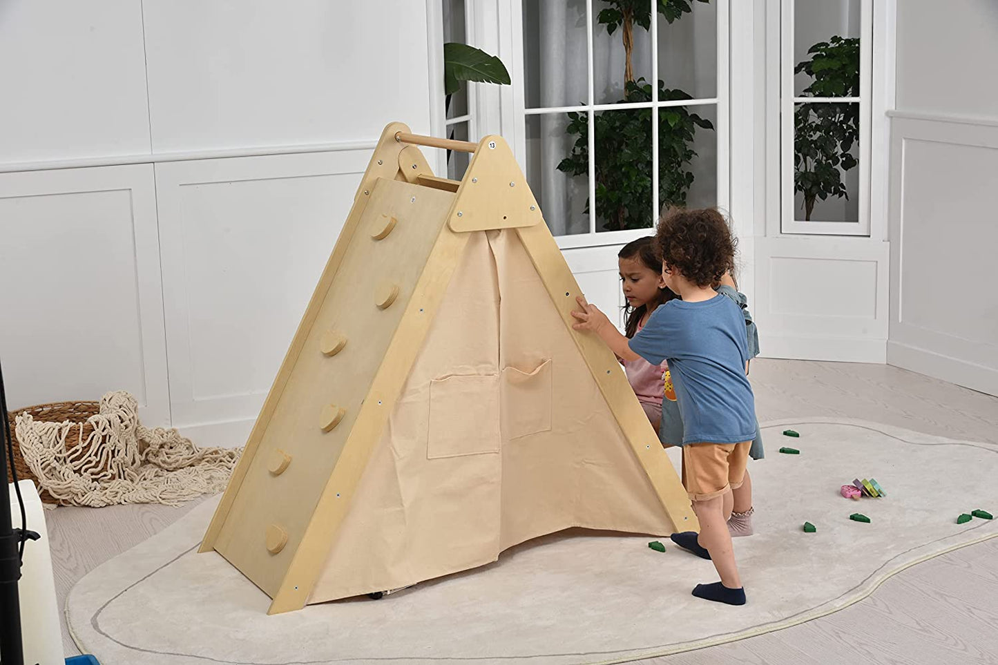 Chêne – Tente d'apprentissage et d'escalade en bois avec bureau et chaise par Avenlur