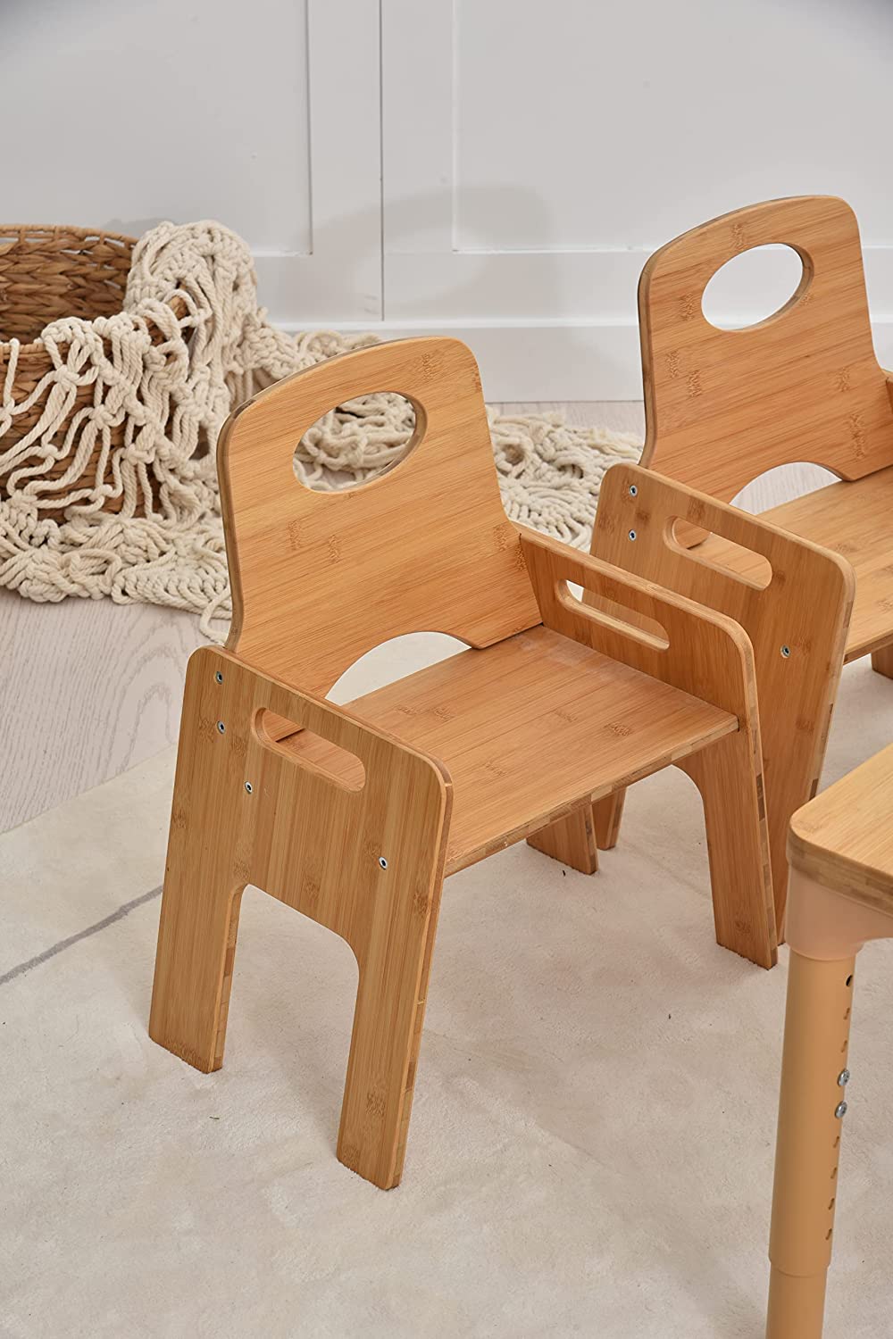 Adrian - Ensemble table et chaises en bambou pour tout-petits, 5 pièces, par Avenlur