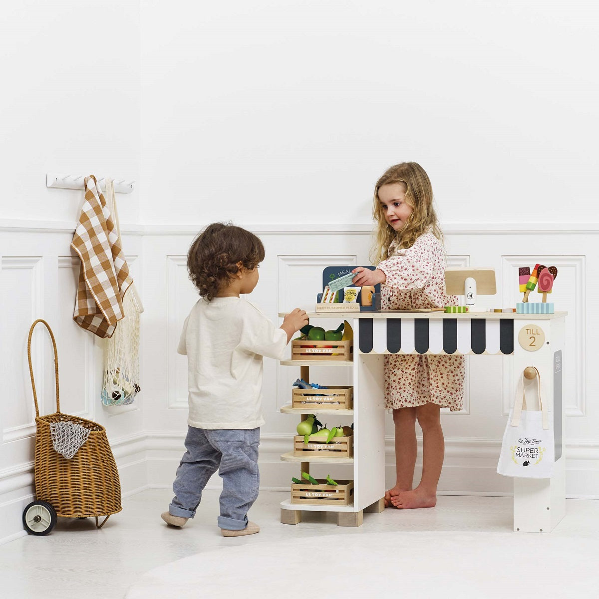 Supermarket Till Checkout & Accessories - Roleplay Collection by Le Toy Van