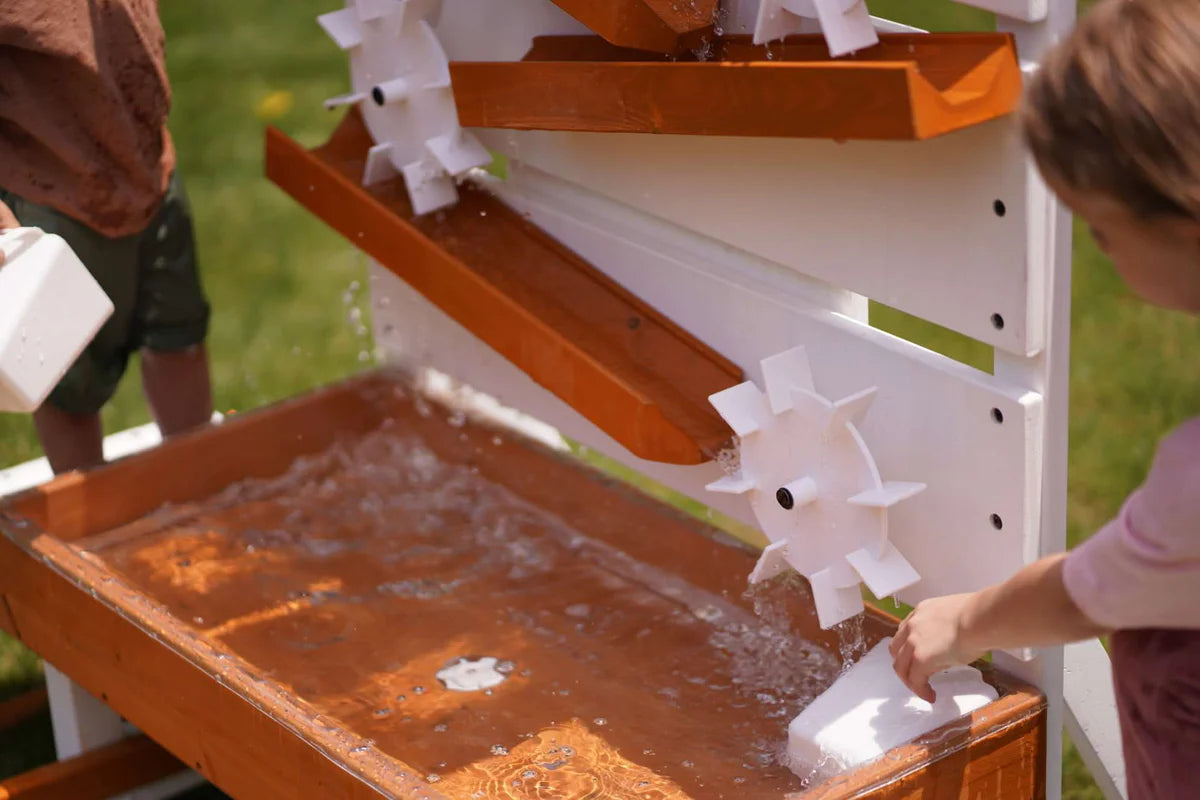 Grande table à eau d'extérieur en bois pour enfants et tout-petits par Avenlur