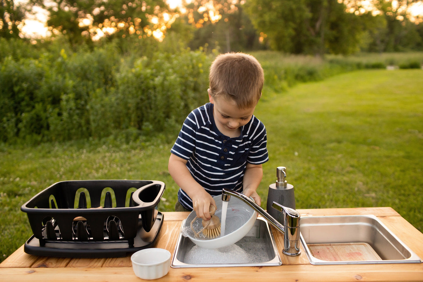 Simple Mud Kitchen (no shelf)