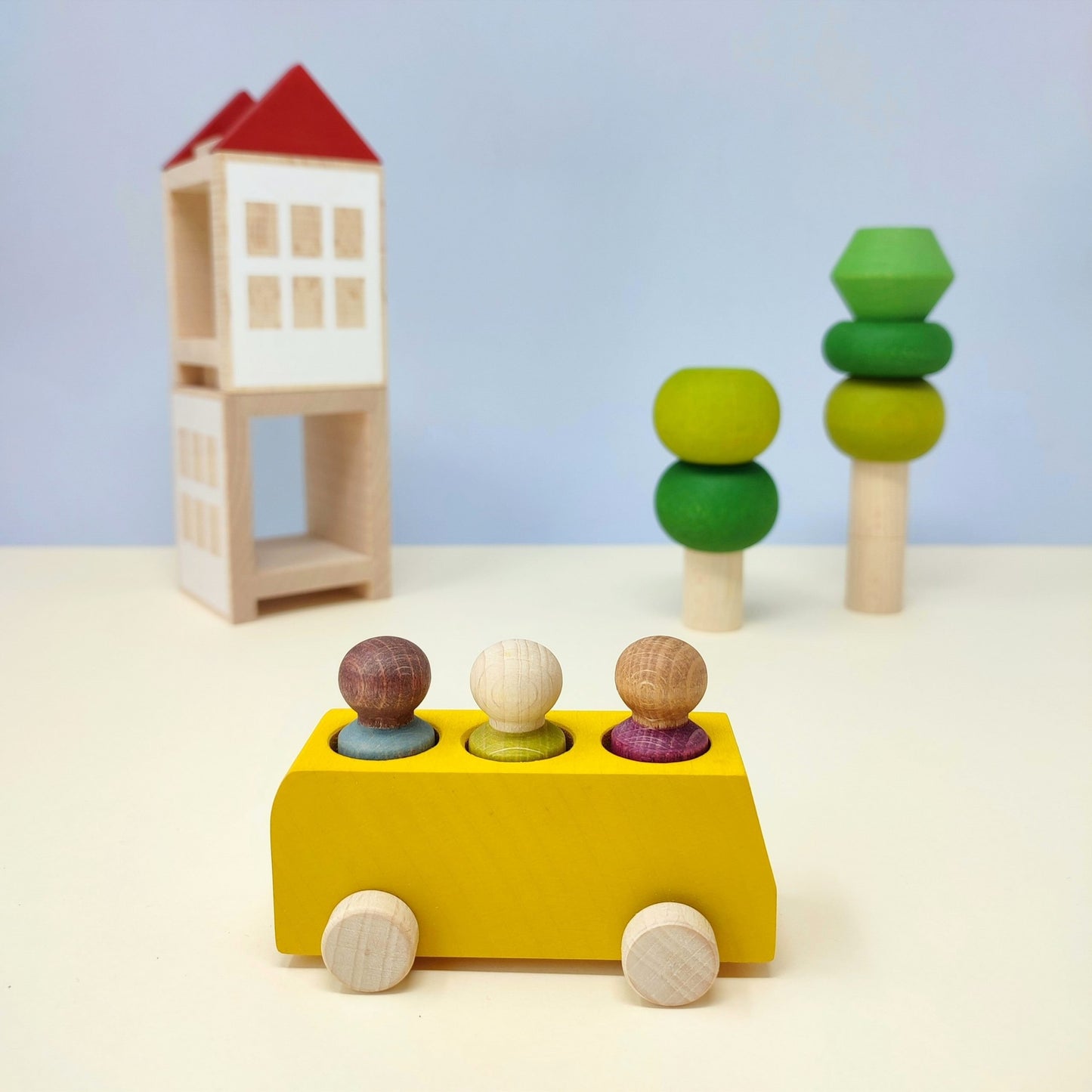 Bus jaune Lubulona avec 3 figurines 