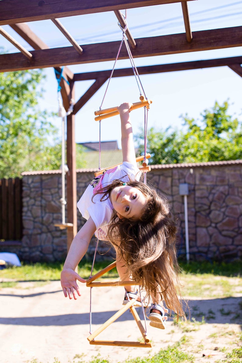 Échelle de corde triangulaire pour enfants