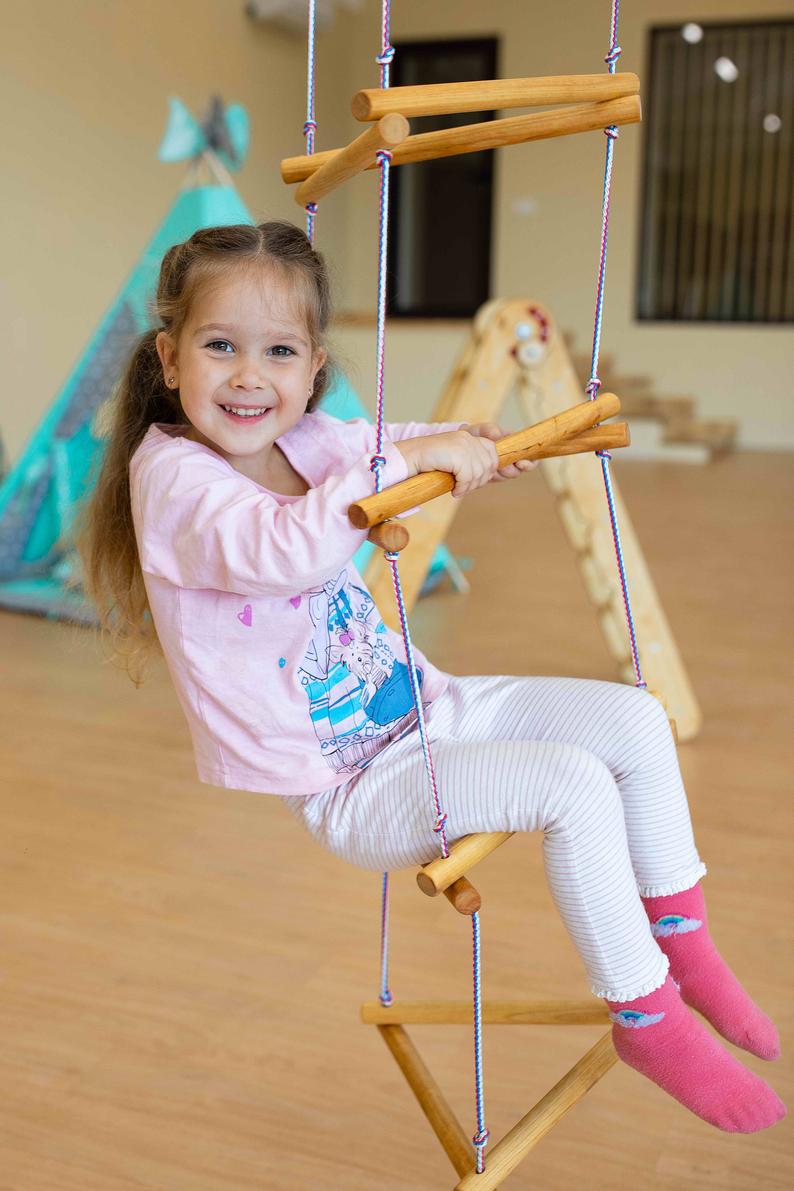 Échelle de corde triangulaire pour enfants