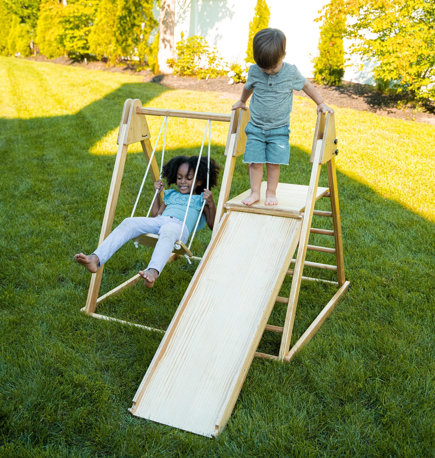 Genévrier - Ensemble de jeu pliable en bois véritable par Avenlur