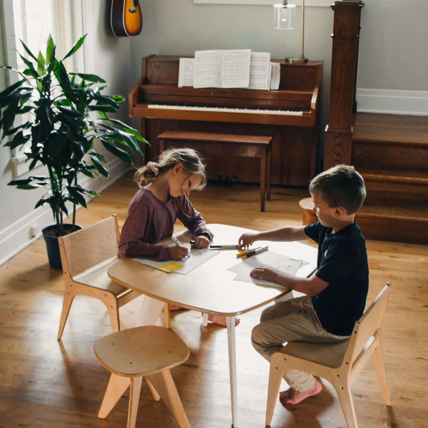 All Circles Table - Modern Kids Play Table (Made in Canada)