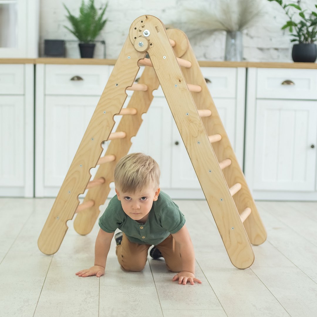 Échelle triangulaire Montessori - Grimpeur fait main pour enfants de 1 à 7 ans – Beige