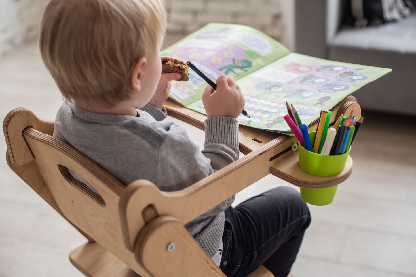 Growing Chair for Kids - Kitchen Seat with Tabletop – Beige