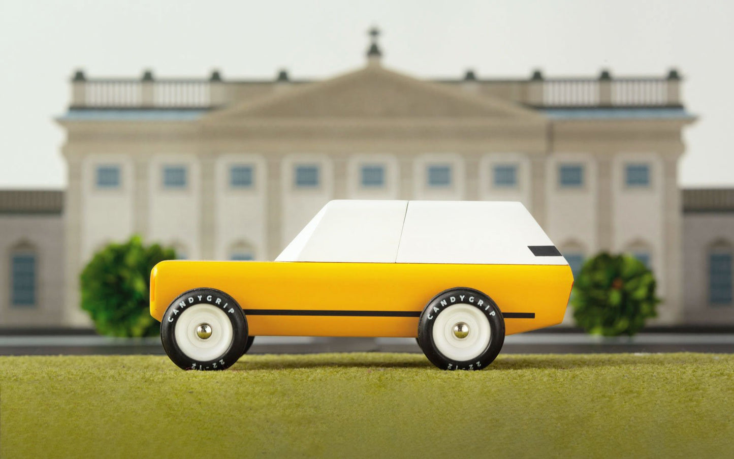 Candylab Toys Cotswold Gold - Modern Vintage Classic SUV