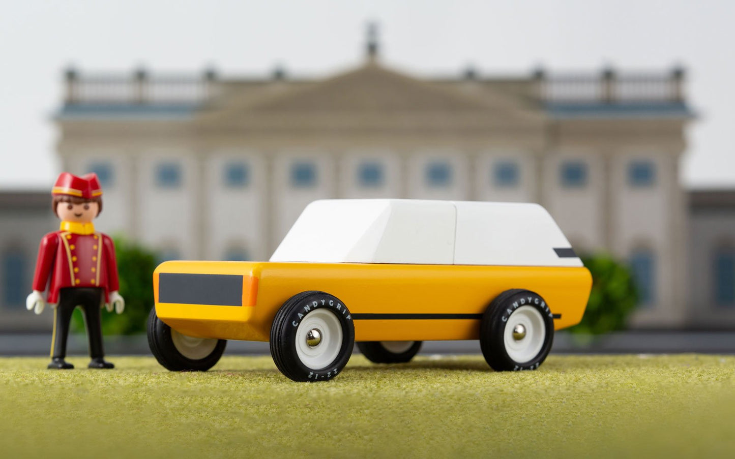 Candylab Toys Cotswold Gold - Modern Vintage Classic SUV