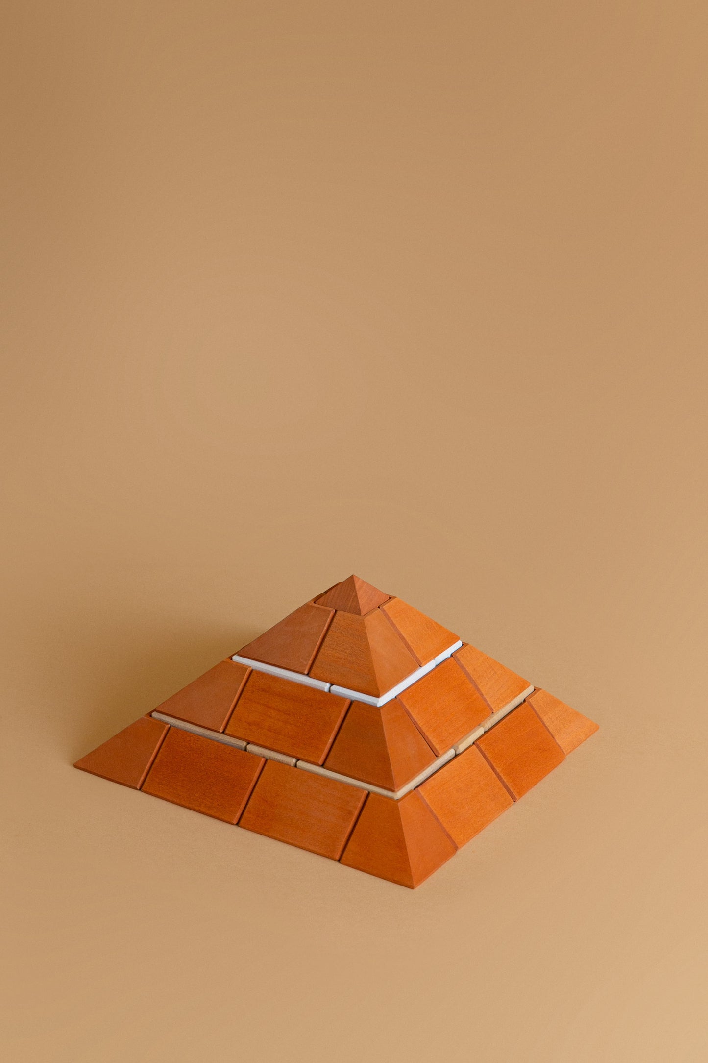 Ensemble de blocs pyramidaux par Avdar