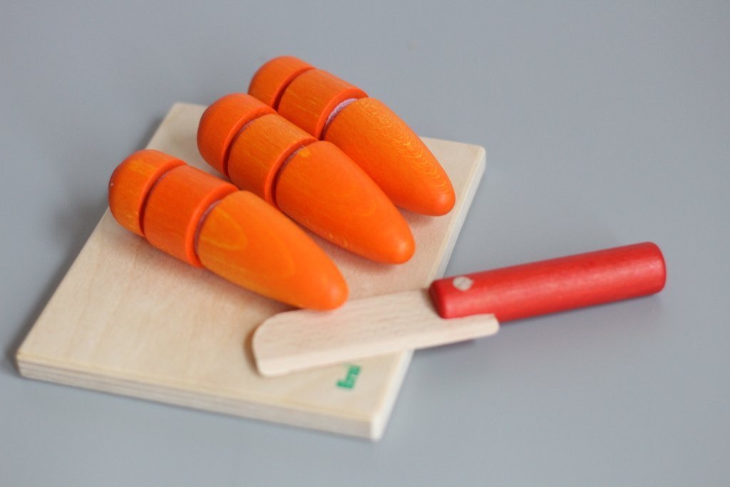 Erzi Carrot to Cut - Play Food Made in Germany - Wood Wood Toys Canada's Favourite Montessori Toy Store