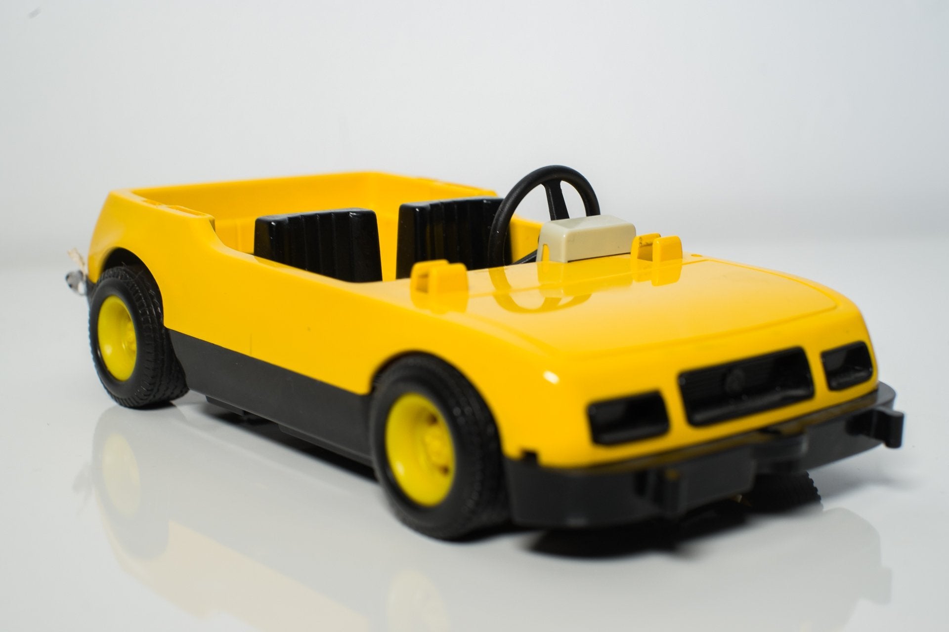 Vintage Playmobil 3524 Yellow Car (Partial set) - Wood Wood Toys Canada's Favourite Montessori Toy Store